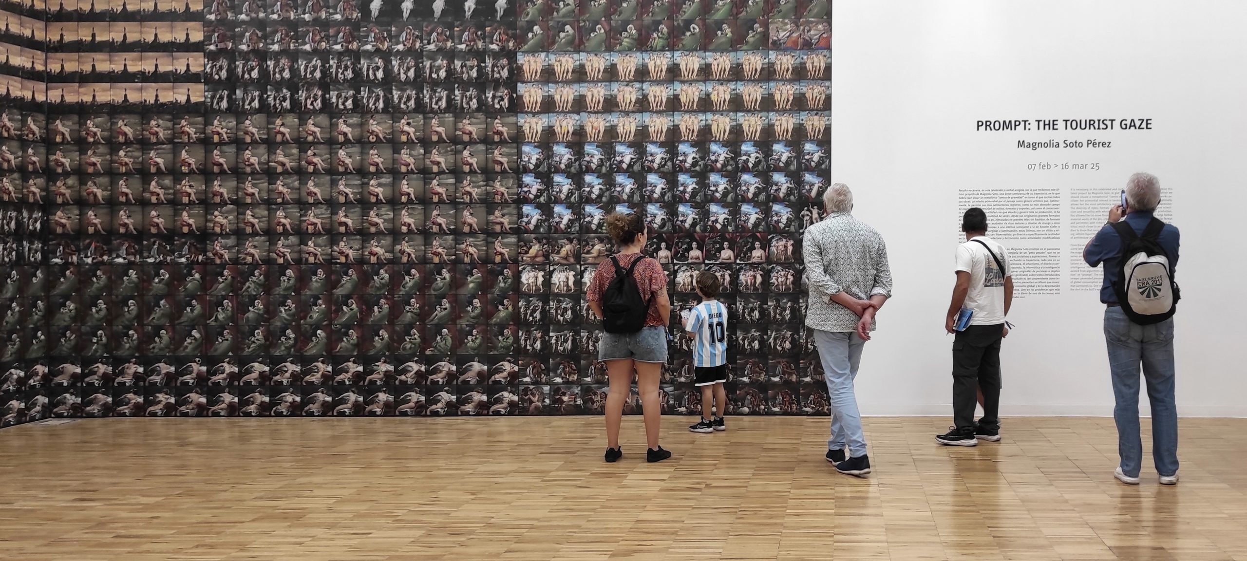 Imagen de la exposición "Prompt: the tourist gaze" en TEA, Tenerife Espacio de las Artes, 2025.